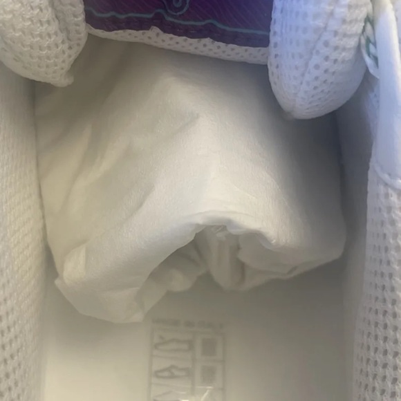 Men’s Size 10 Gucci Sneakers **never worn** - Picture 8 of 8